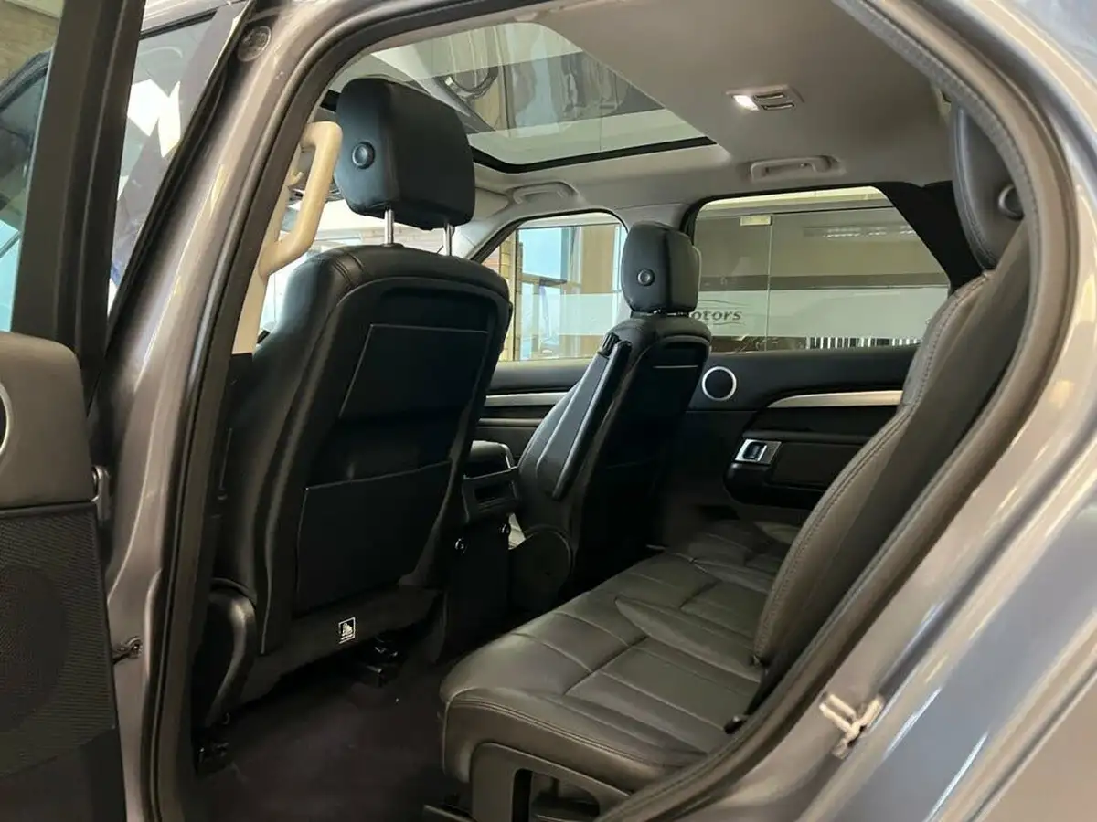 2019-land-rover-discovery-30-sd6-landmark-big-22