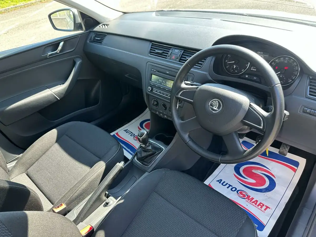 2013-skoda-rapid-12-se-105ps-greentech-big-6