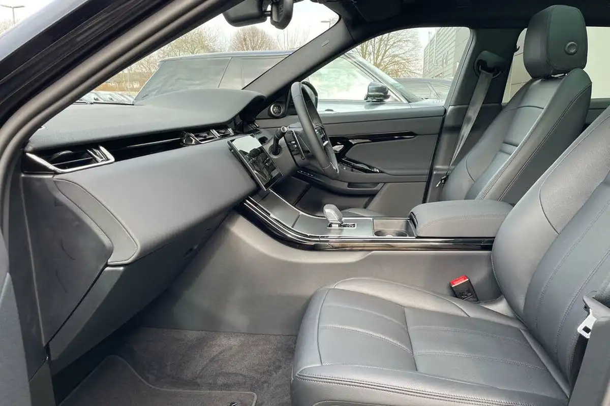 2024-land-rover-range-rover-evoque-15-p270e-dynamic-se-big-9