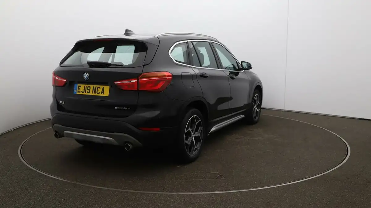 2019-bmw-x1-20-sdrive-20i-xline-sdrive20i-big-47