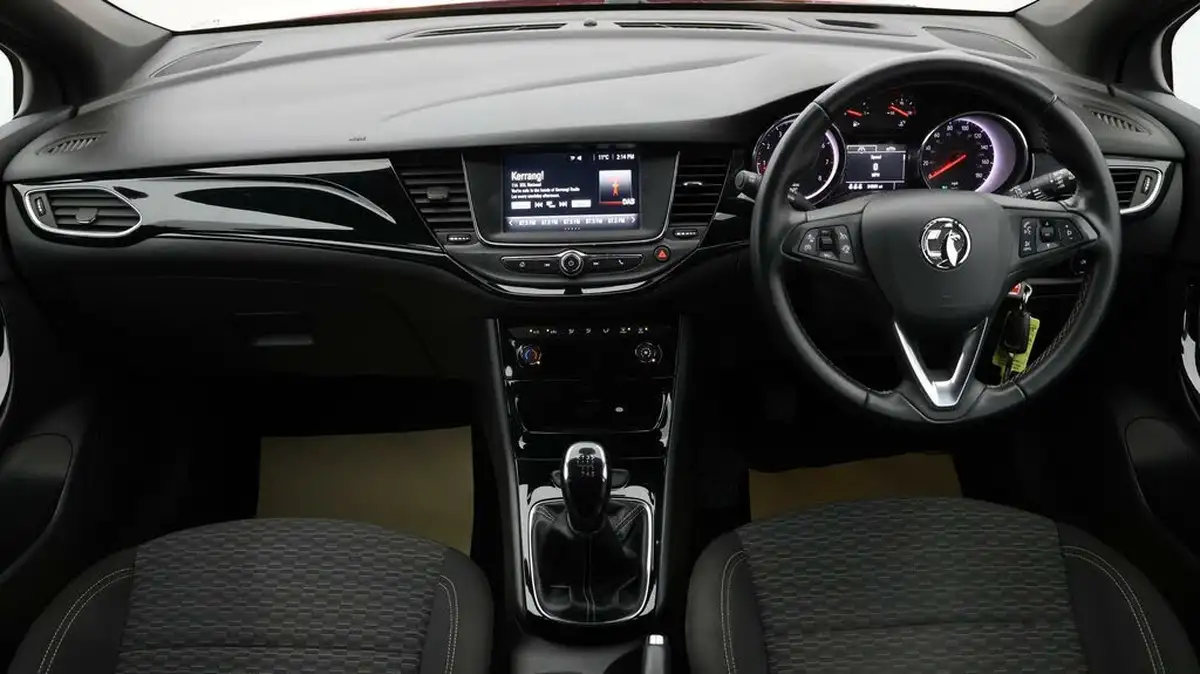 2017-vauxhall-astra-14i-16v-turbo-sri-vx-line-big-12