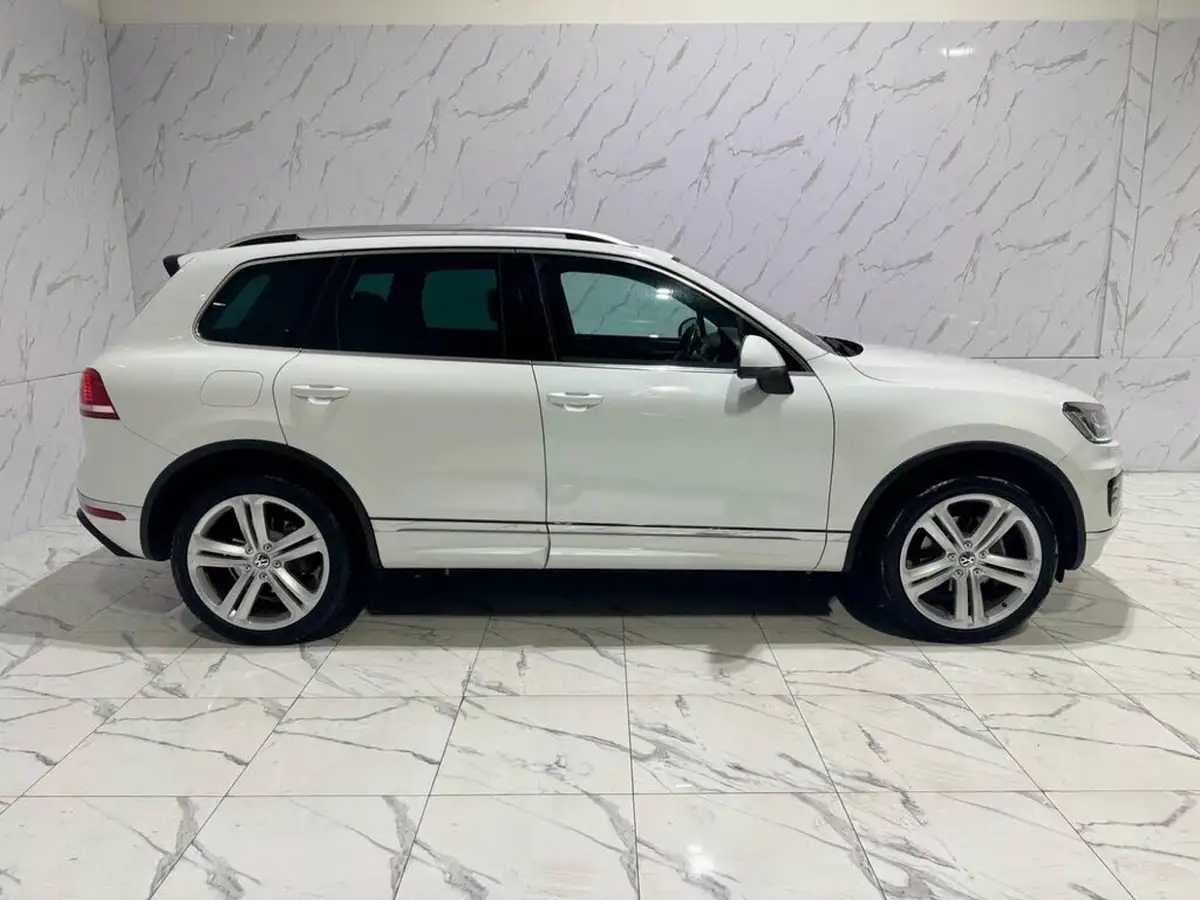 2017-volkswagen-touareg-30tdi-r-line-plus-204ps-bmtss-2970cc-big-3