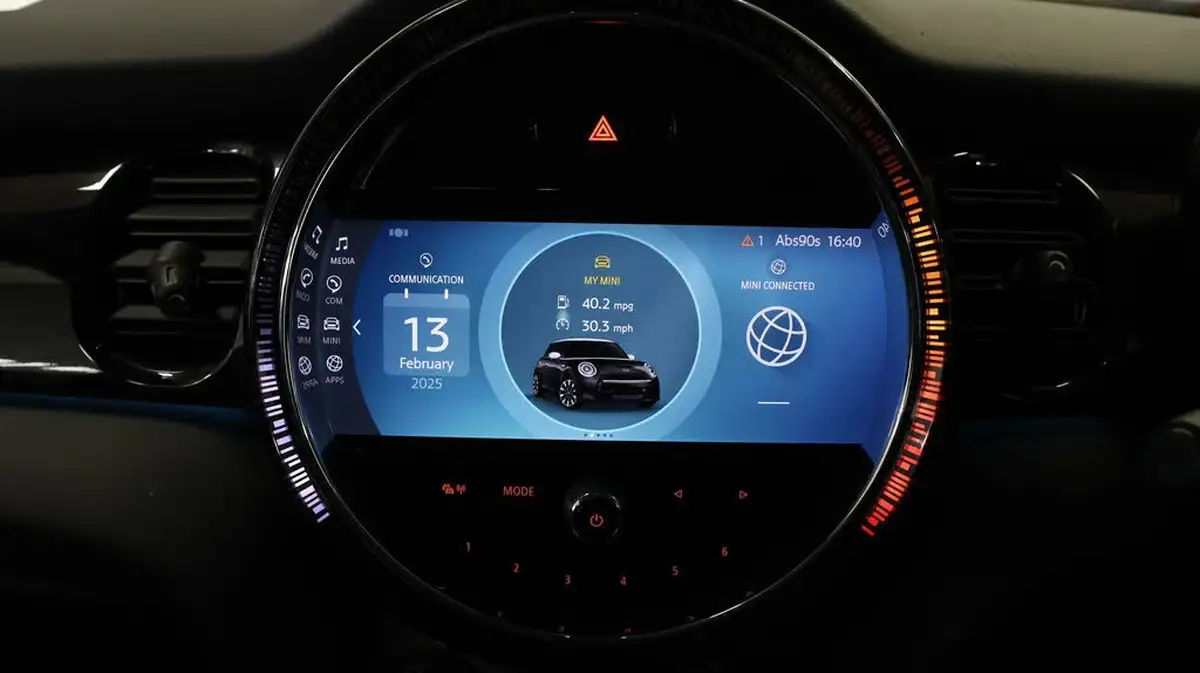 2021-mini-cooper-15-cooper-classic-hatchback-3d-big-10