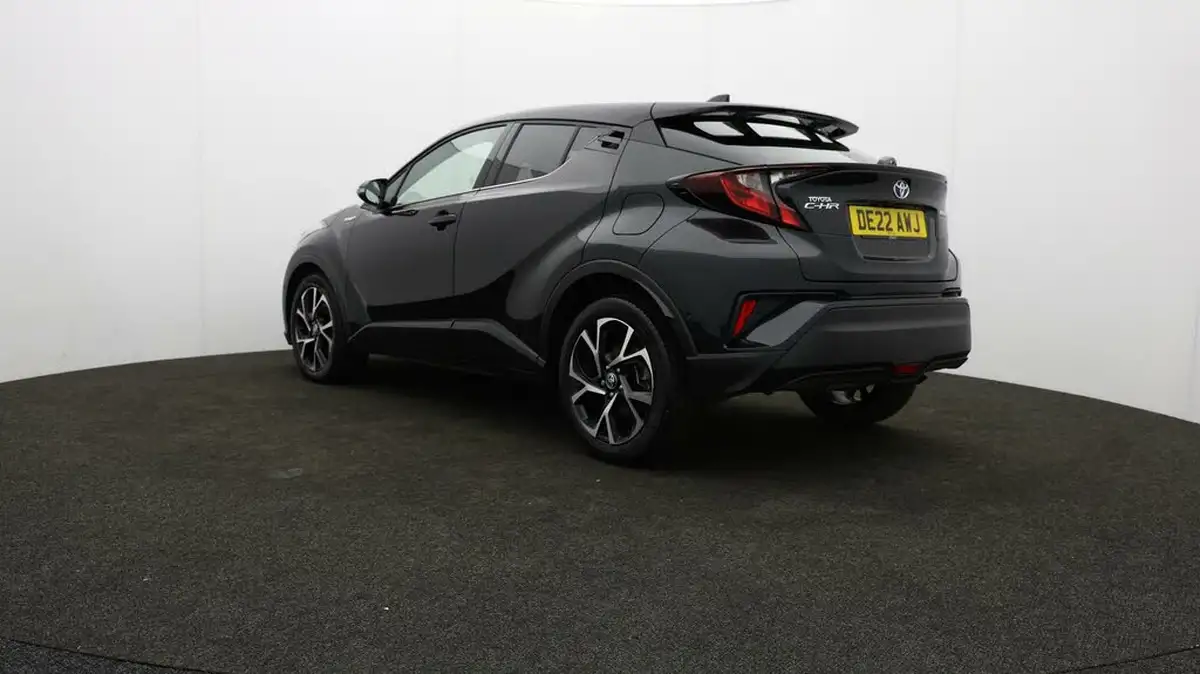 2022-toyota-c-hr-18-vvt-i-design-big-2