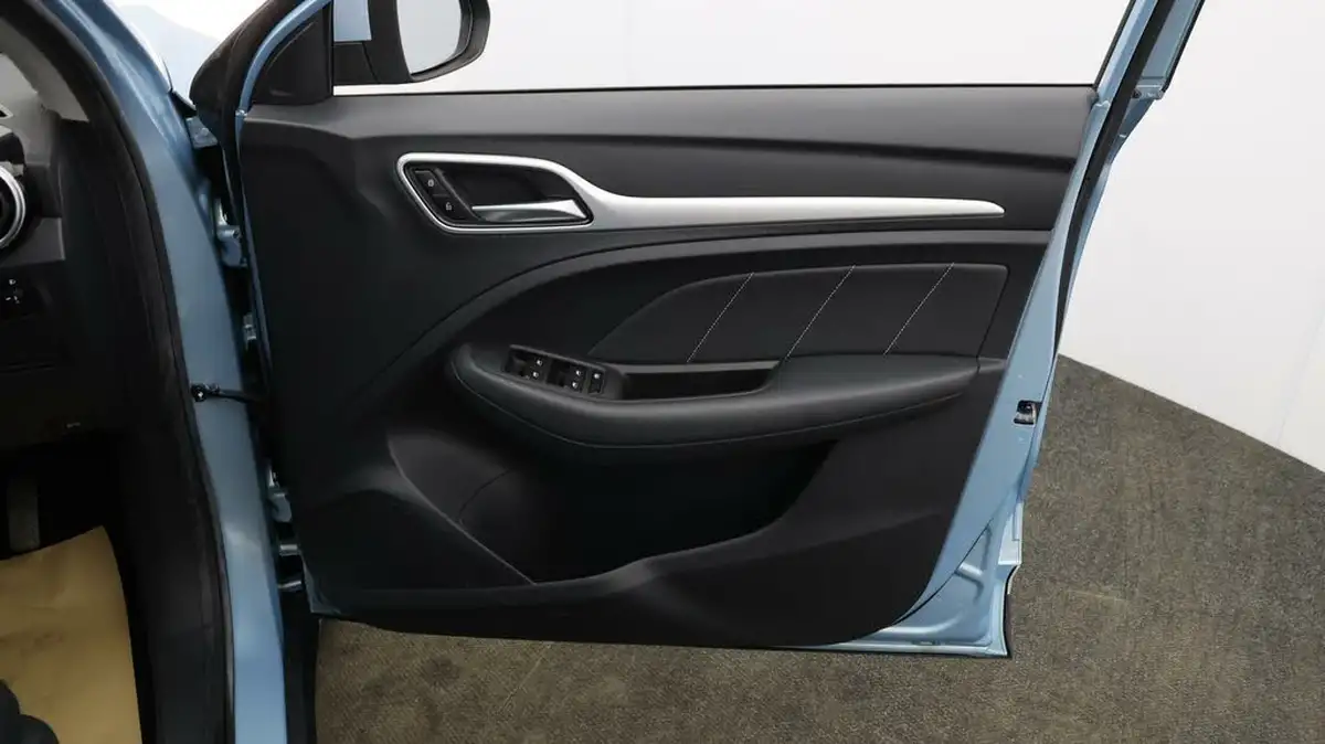 2020-mg-zs-suv-e-exclusive-ev-big-14