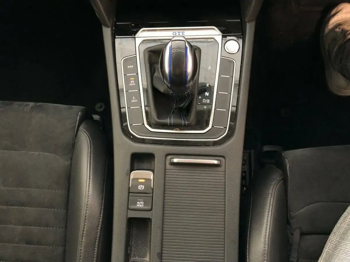 2018-volkswagen-passat-14-tsi-gte-estate-5d-big-27