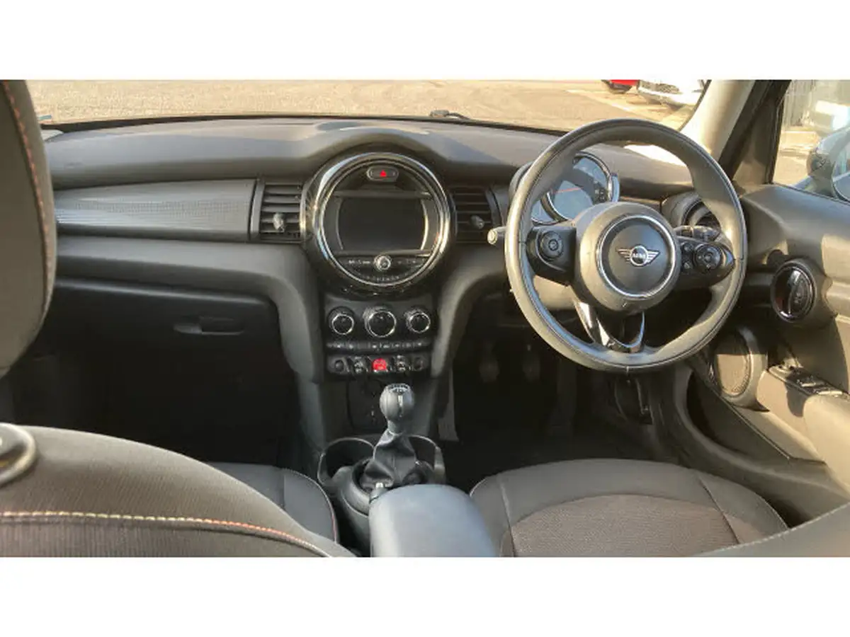 2019-mini-cooper-15-cooper-classic-hatchback-5d-big-9