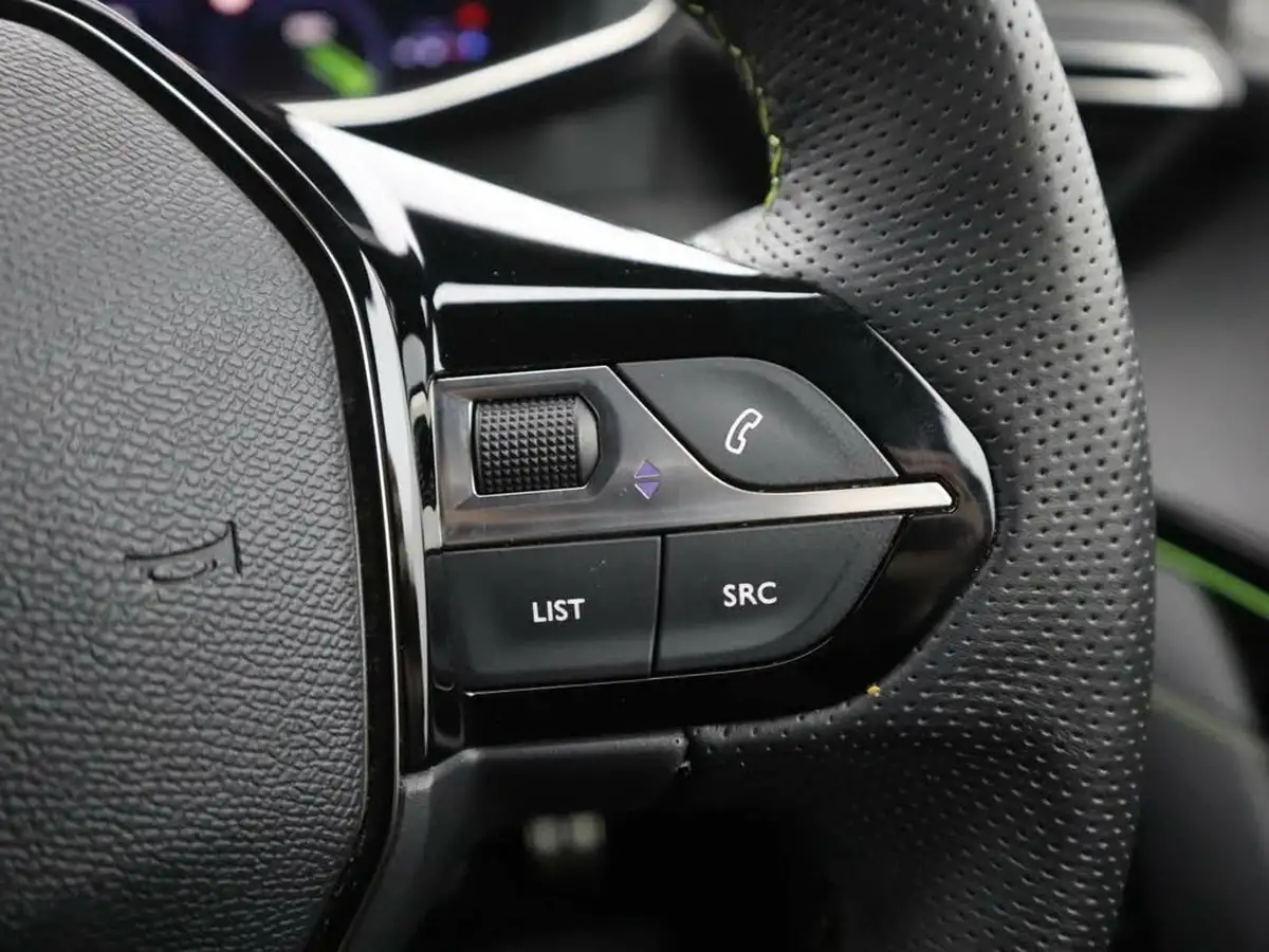 2024-peugeot-208-12-puretech-gt-100ps-big-22