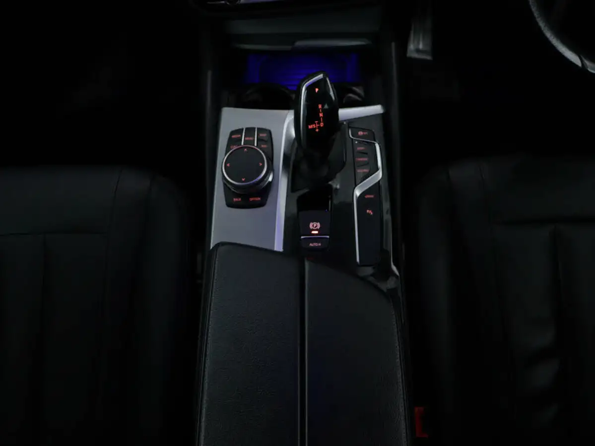 2019-bmw-5-series-20-530e-se-auto-big-15