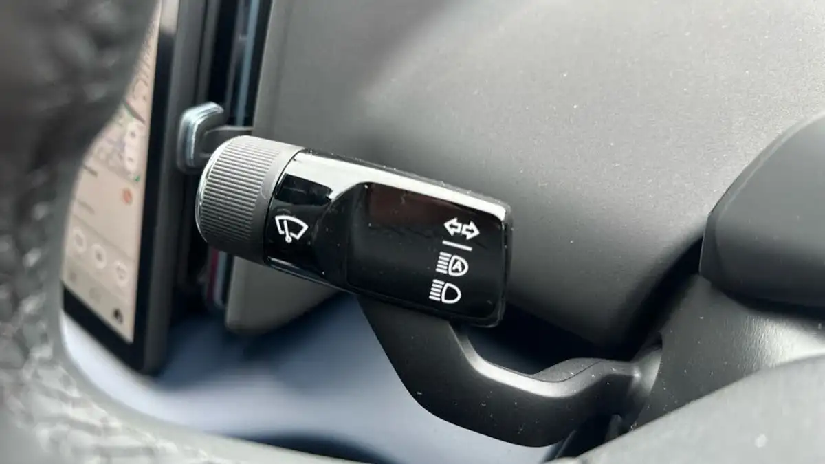 2025-volvo-ex30-e-single-motor-ultra-big-39
