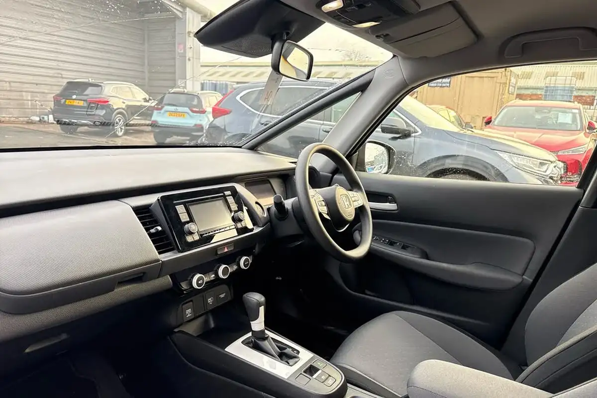 2022-honda-jazz-15-i-mmd-se-109ps-big-1