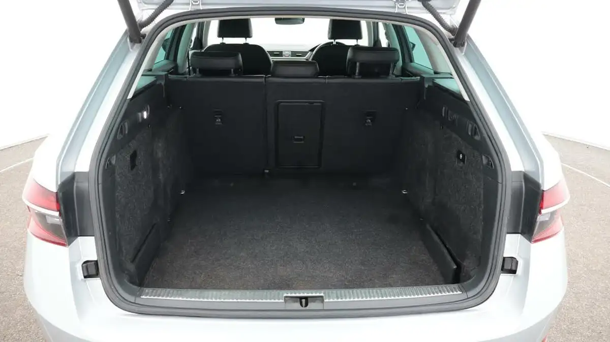 2019-skoda-superb-20-tsi-se-l-estate-big-17