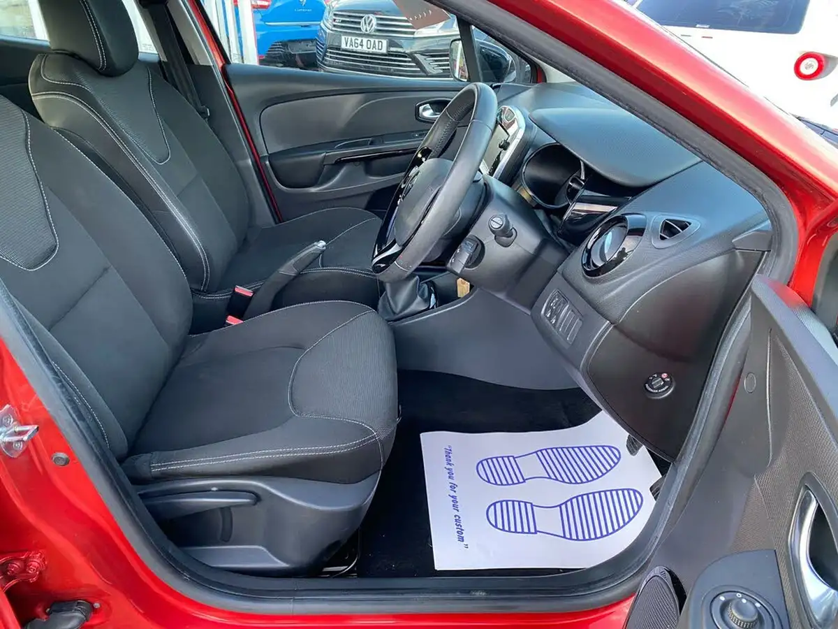2015-renault-clio-12-dynamique-nav-big-21