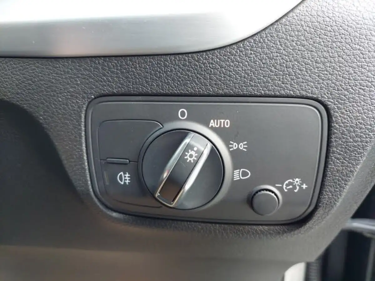 2022-audi-q2-15-35-tfsi-s-line-tronic-big-18