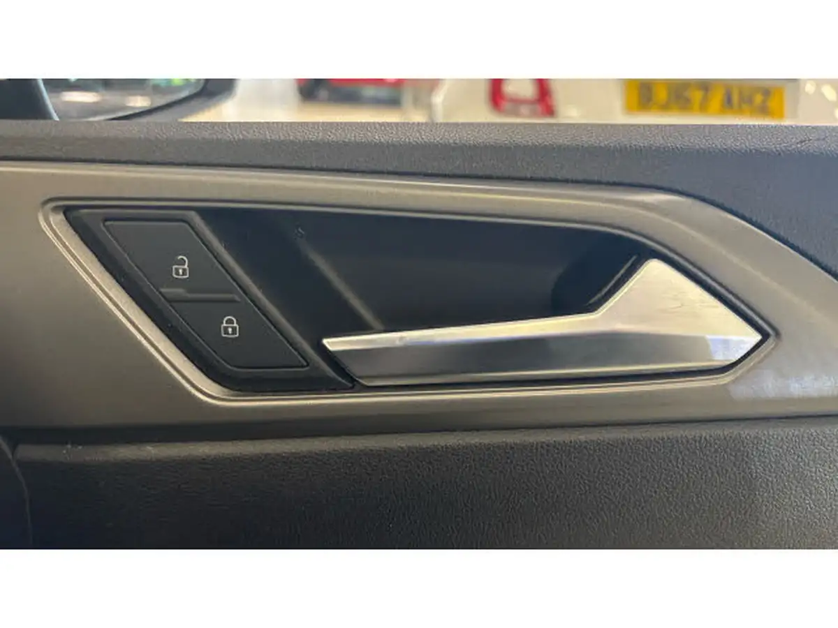 2018-volkswagen-polo-10-tsi-se-big-28