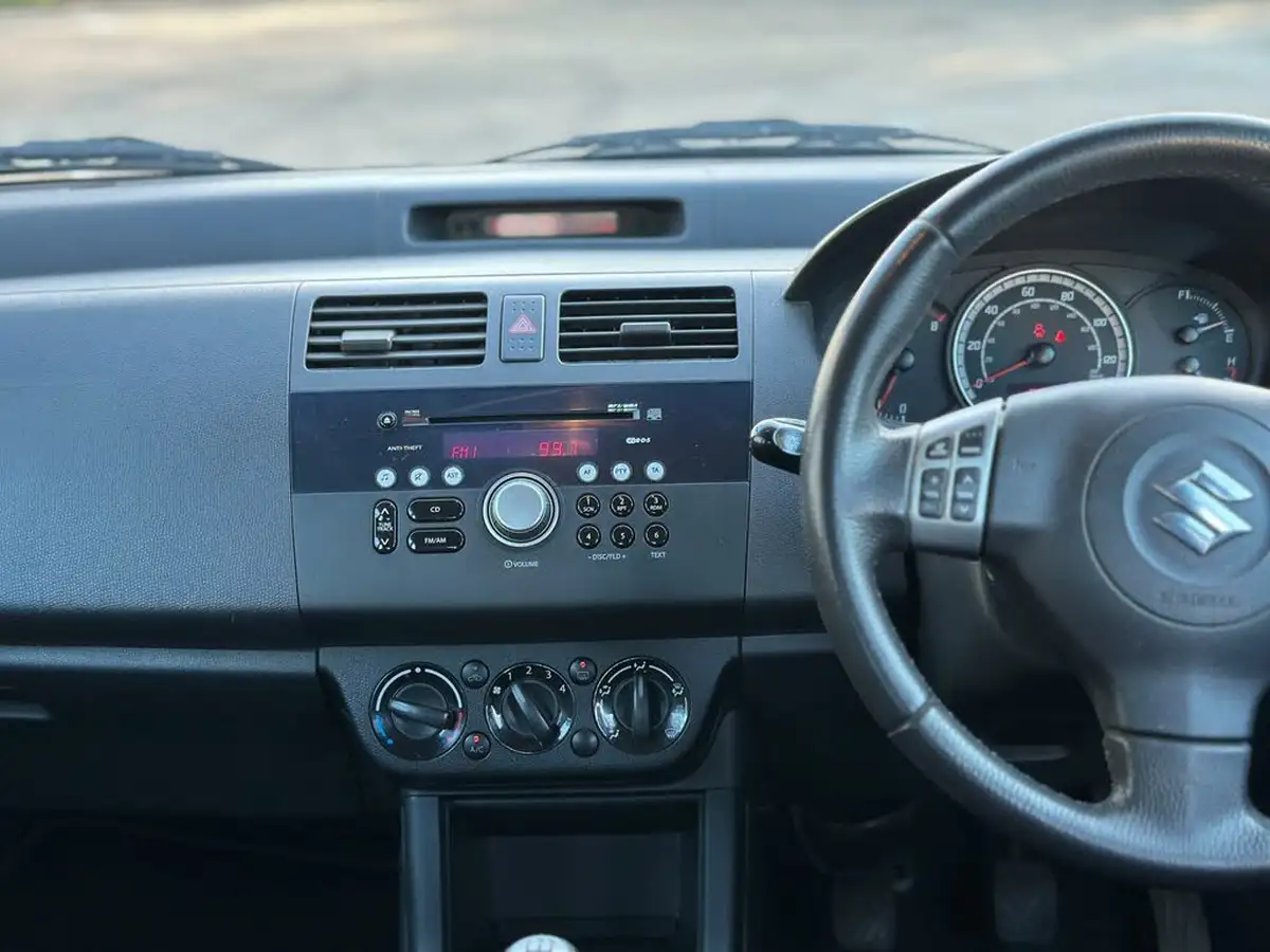 2008-suzuki-swift-15-glx-5d-big-11