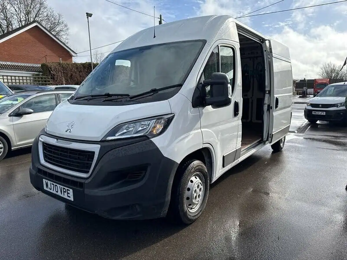2020-peugeot-boxer-22-bluehdi-professional-335-l3-h2-panel-big-10
