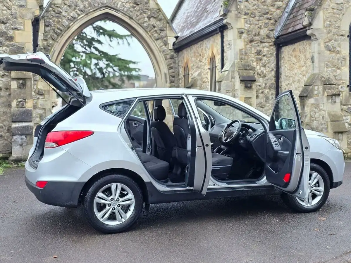 2011-hyundai-ix35-16-style-big-14