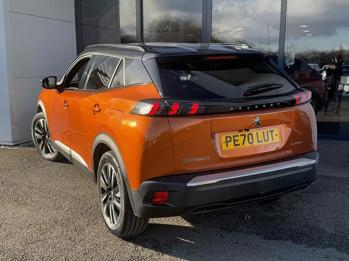 2020-peugeot-2008-suv-e-gt-big-14