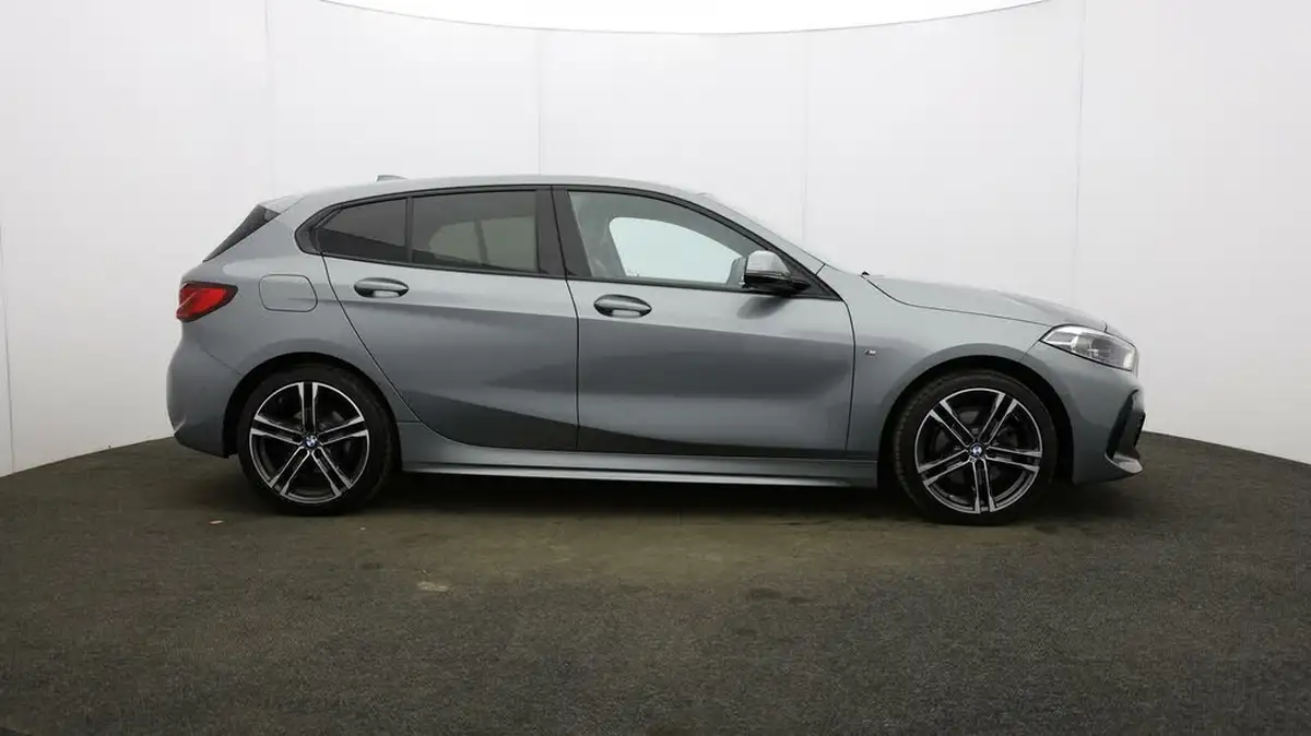 2023-bmw-1-series-15-118i-m-sport-lcp-big-43