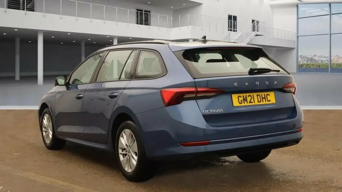 2021-skoda-octavia-20tdi-se-116ps-estate-big-6
