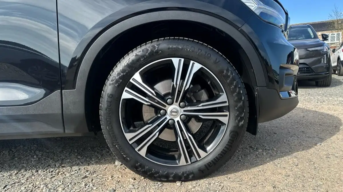2019-volvo-xc40-20td-d3-inscription-pro-awd-geartronic-big-15