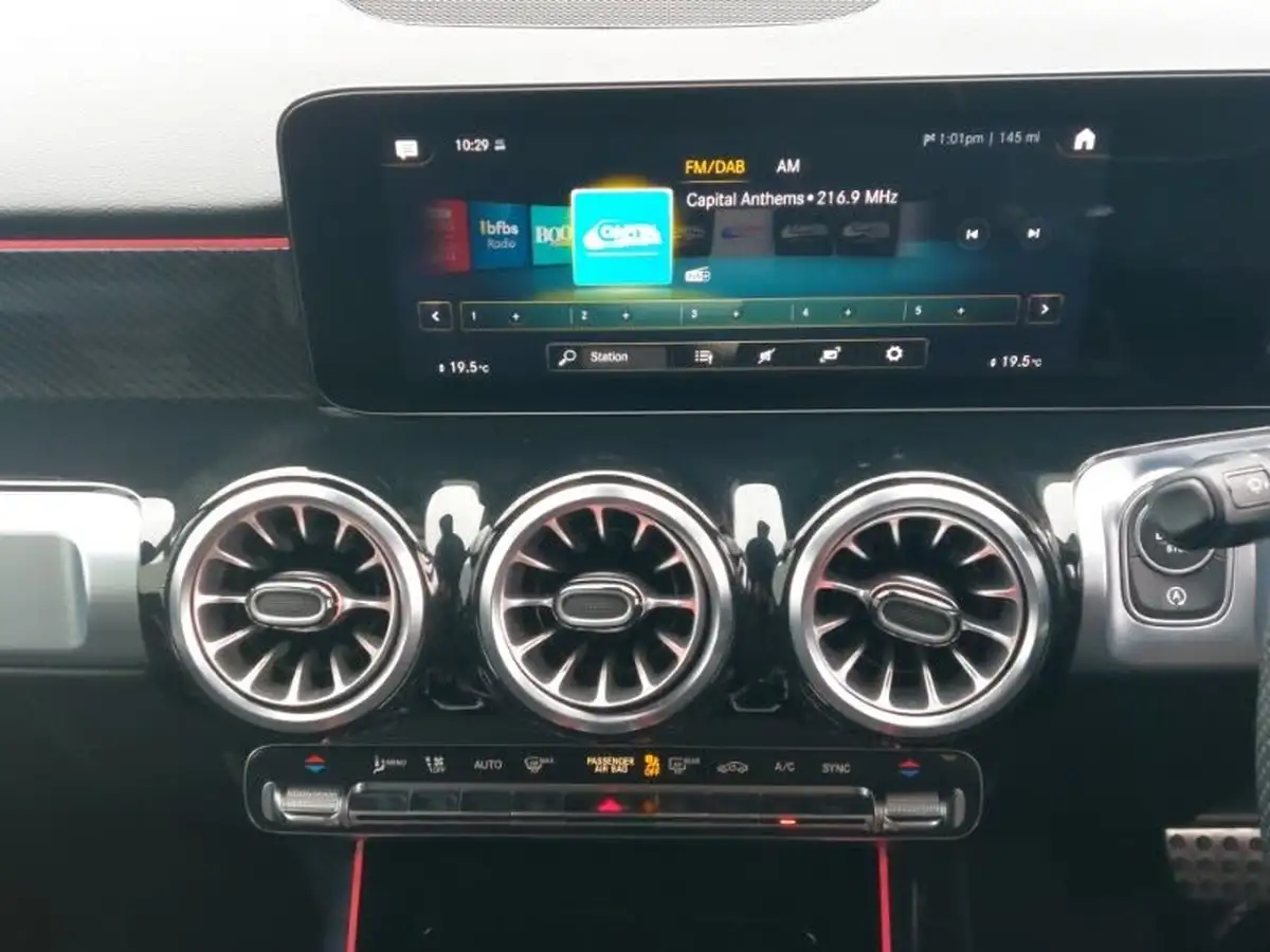 2023-mercedes-benz-glb-class-13-glb200-amg-line-premium-big-13
