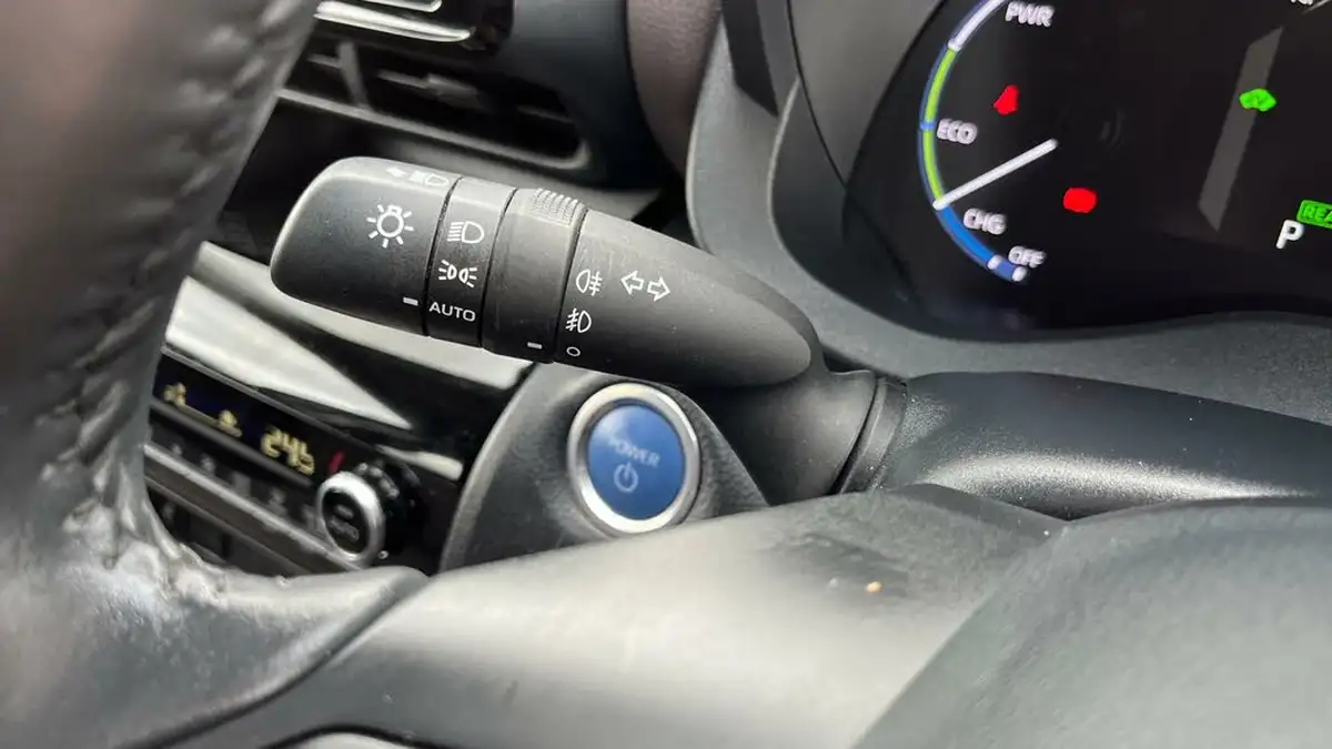 2023-toyota-yaris-cross-15-vvt-i-excel-awd-i-big-48