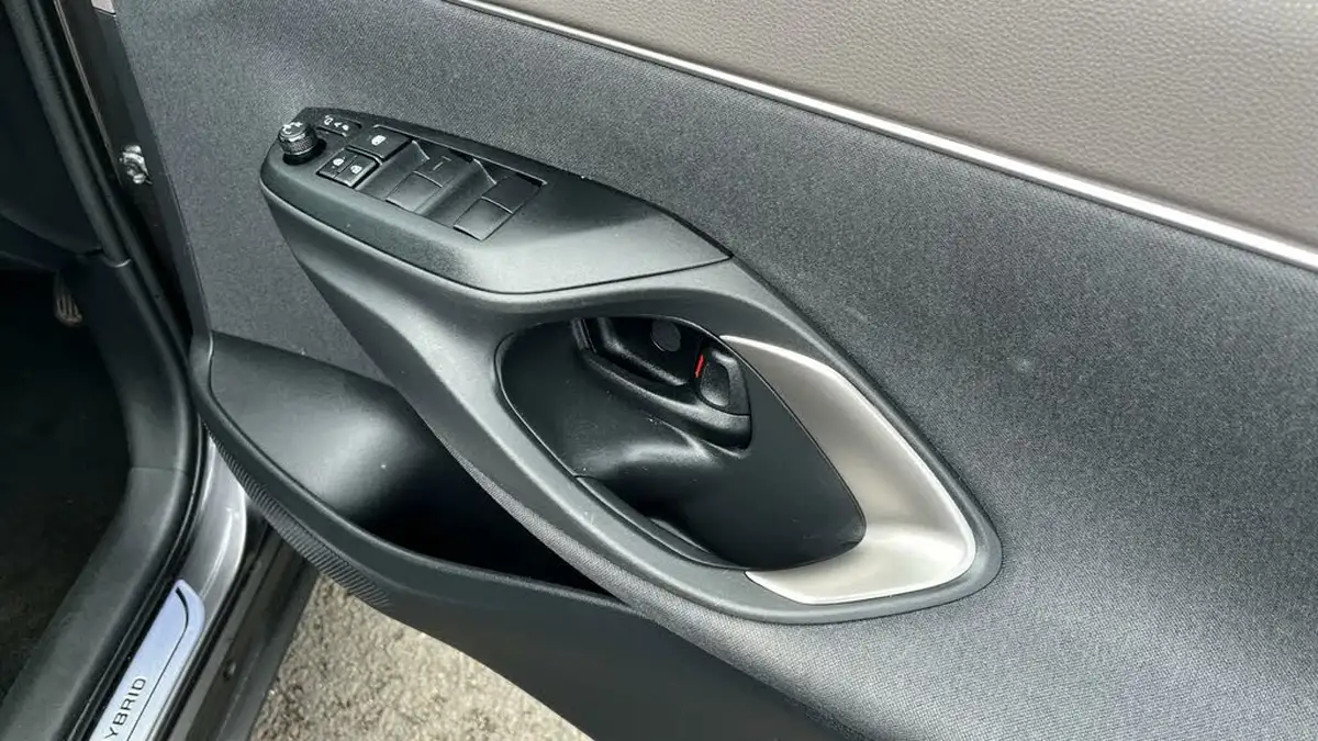 2023-toyota-yaris-cross-15-vvt-i-excel-awd-i-big-24