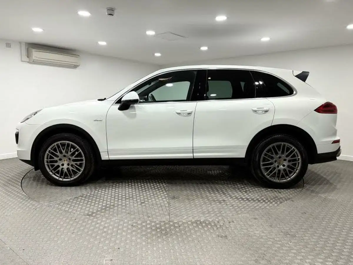 2015-porsche-cayenne-30td-big-5
