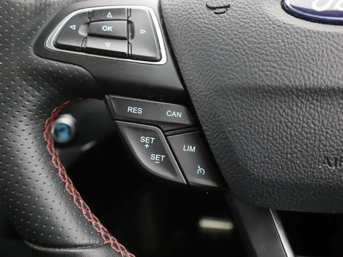 2019-ford-kuga-20tdci-st-line-180ps-awd-powershift-big-20