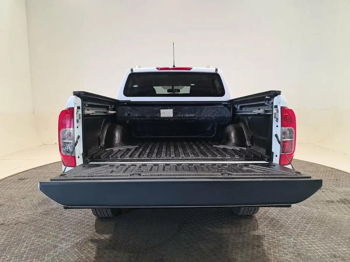 2021-nissan-navara-23dci-tt-tekna-8-navileather-auto-big-18