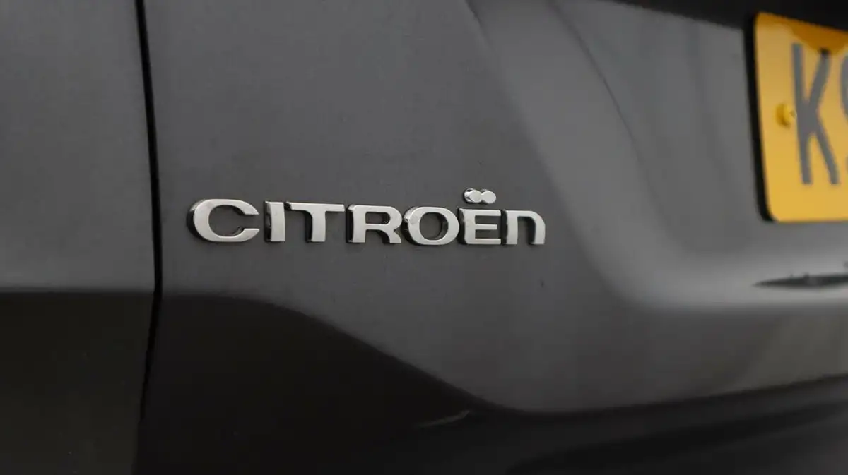 2023-citroen-c4-12-puretech-c-series-edition-eat8-big-20