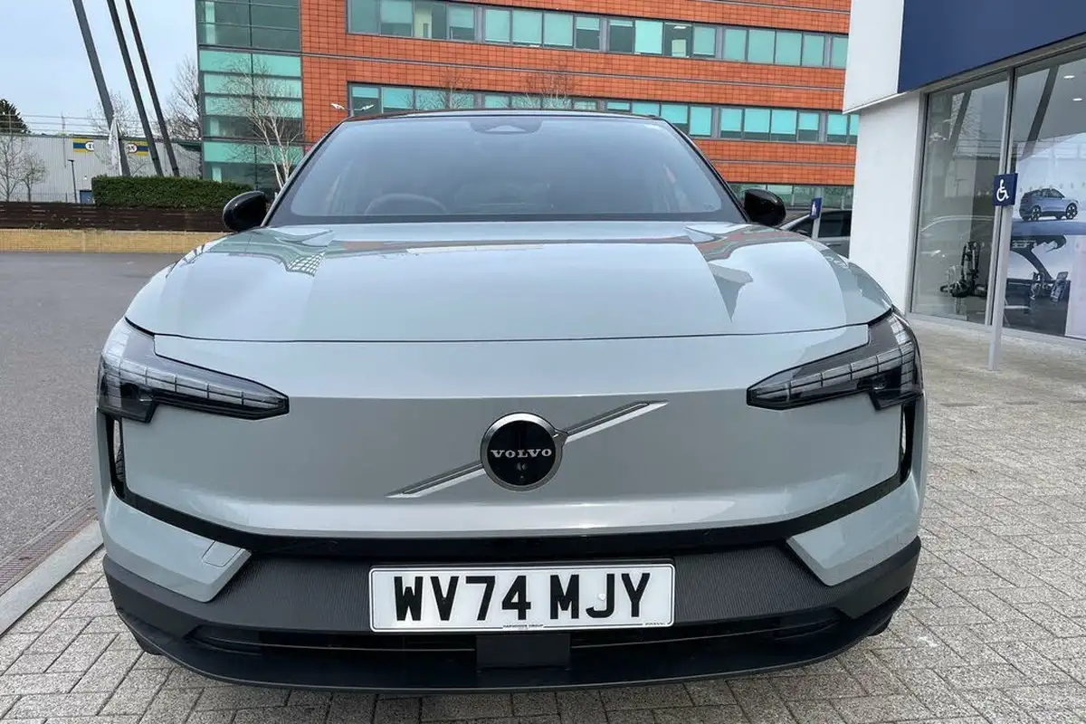 2024-volvo-ex30-e-single-motor-ultra-big-11