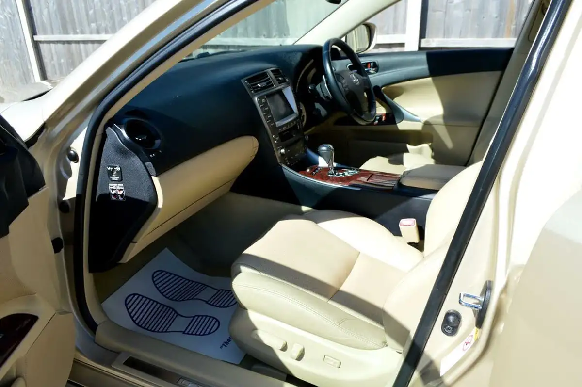2008-lexus-is-250-25-se-l-auto-big-14