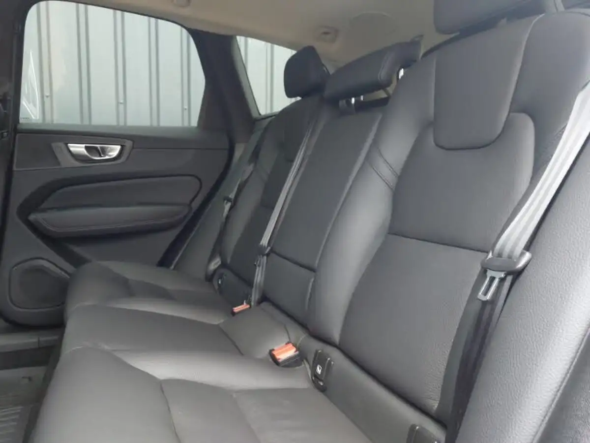 2023-volvo-xc60-20td-b4-plus-big-5