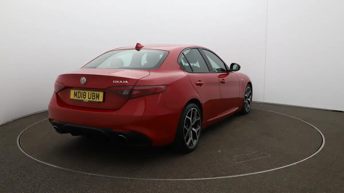 2018-alfa-romeo-giulia-20-veloce-big-47