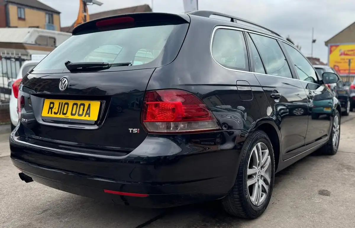 2010-volkswagen-golf-14-se-tsi-122ps-estate-5d-big-2