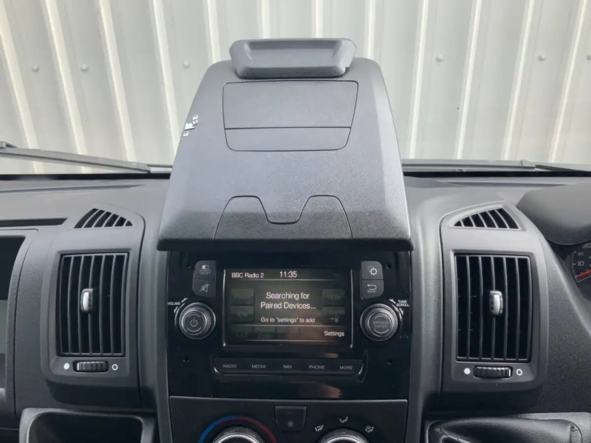 2022-peugeot-boxer-22-bluehdi-professional-335-l3-h2-panel-big-15