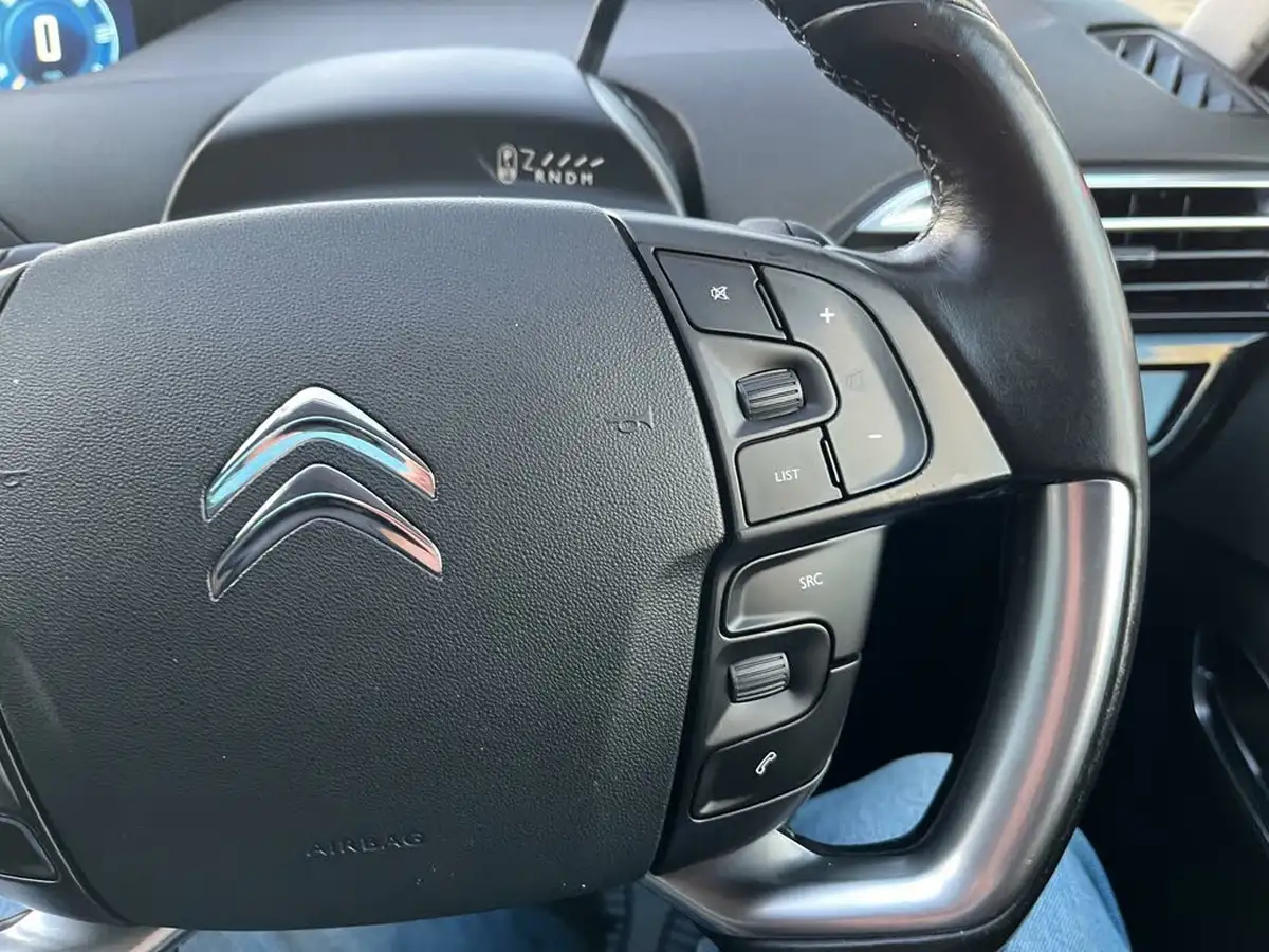 2015-citroen-grand-c4-picasso-16bluehdi-exclusive-eat6-big-29