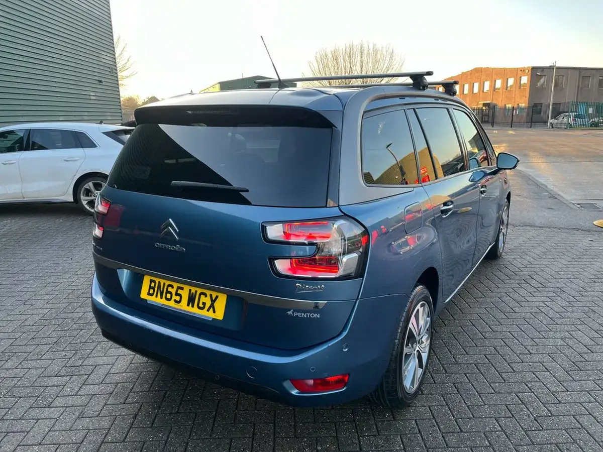2015-citroen-grand-c4-picasso-16bluehdi-exclusive-eat6-big-5