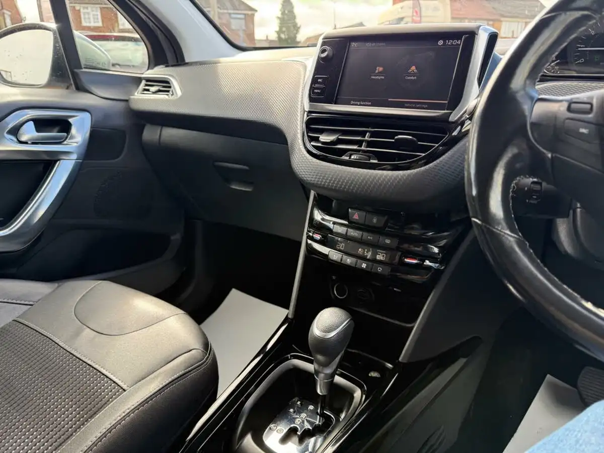 2017-peugeot-2008-suv-12-puretech-allure-110bhp-ss-eat6-big-34