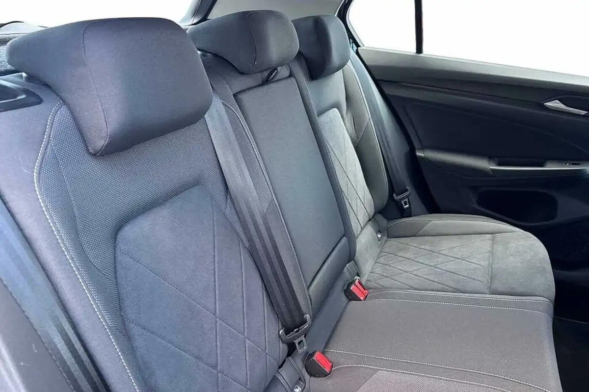 2022-volkswagen-golf-15-etsi-style-130ps-hatchback-big-7