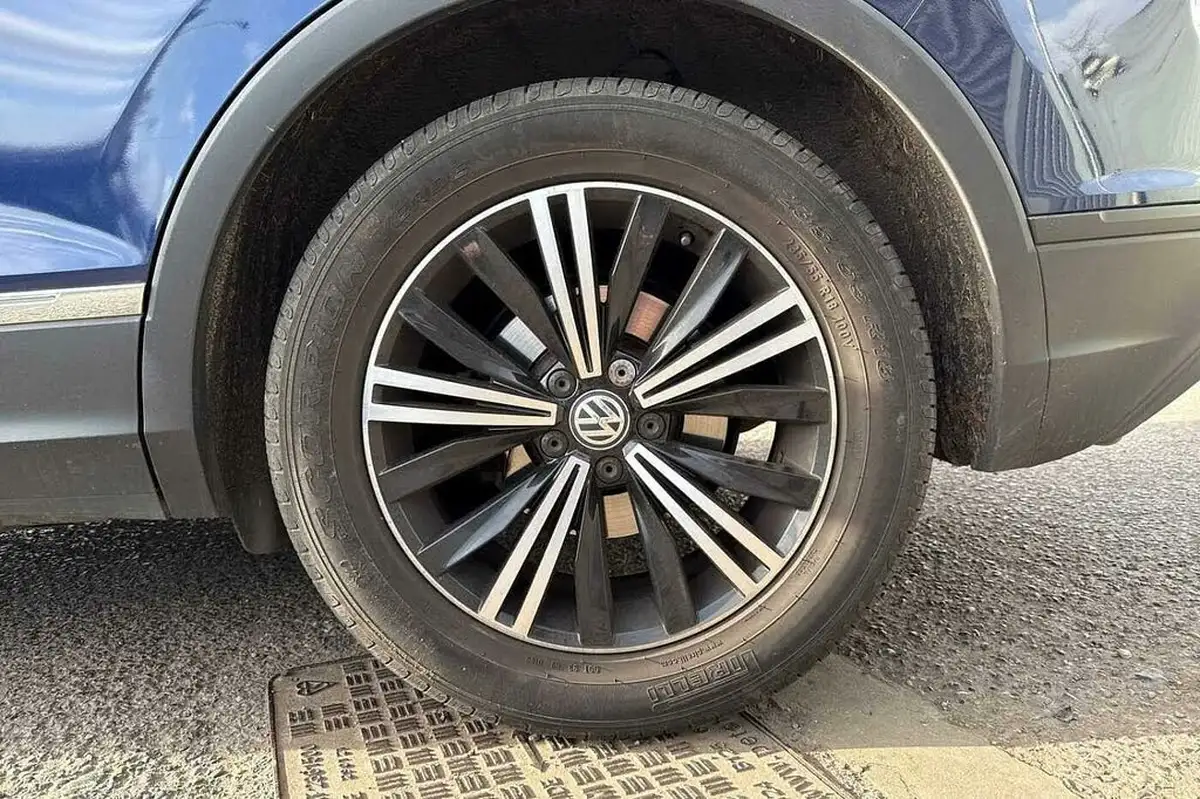 2017-volkswagen-tiguan-20tdi-se-navigation-150ps-ss-big-25
