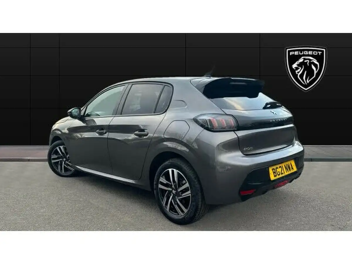 2021-peugeot-208-12-puretech-allure-premium-100bhp-eat8-big-1