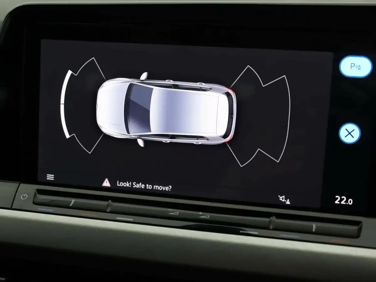 2024-volkswagen-golf-10-etsi-life-hatchback-big-12