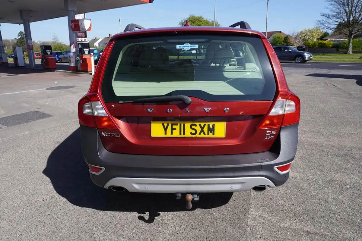 2011-volvo-xc70-24td-d5-se-lux-215bhp-geartronic-big-10