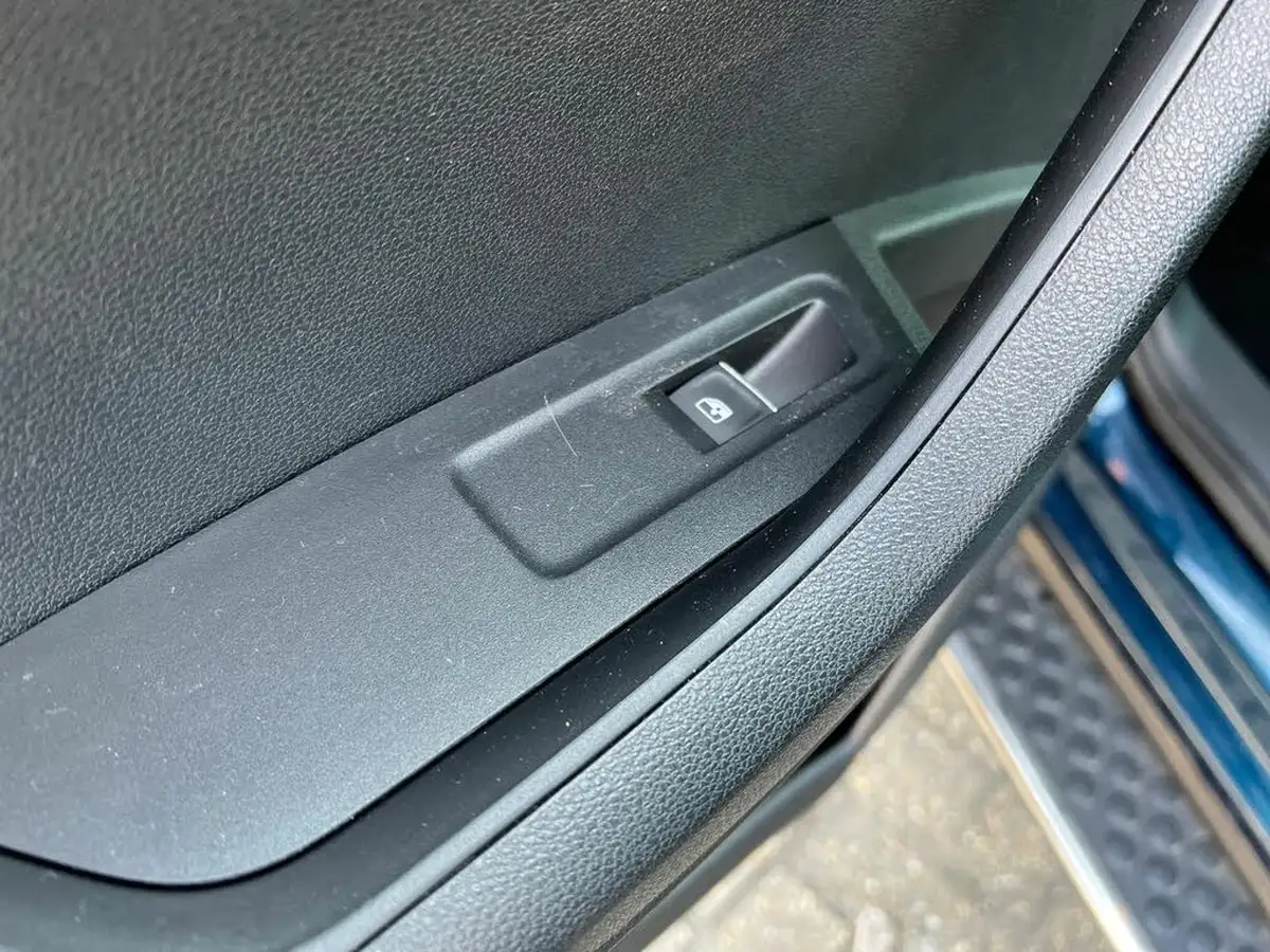 2019-skoda-karoq-15-tsi-se-l-big-22