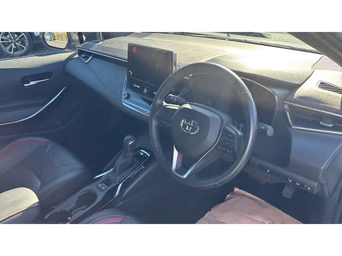 2022-toyota-corolla-18-vvt-i-excel-120bhp-trk-hatchback-big-10
