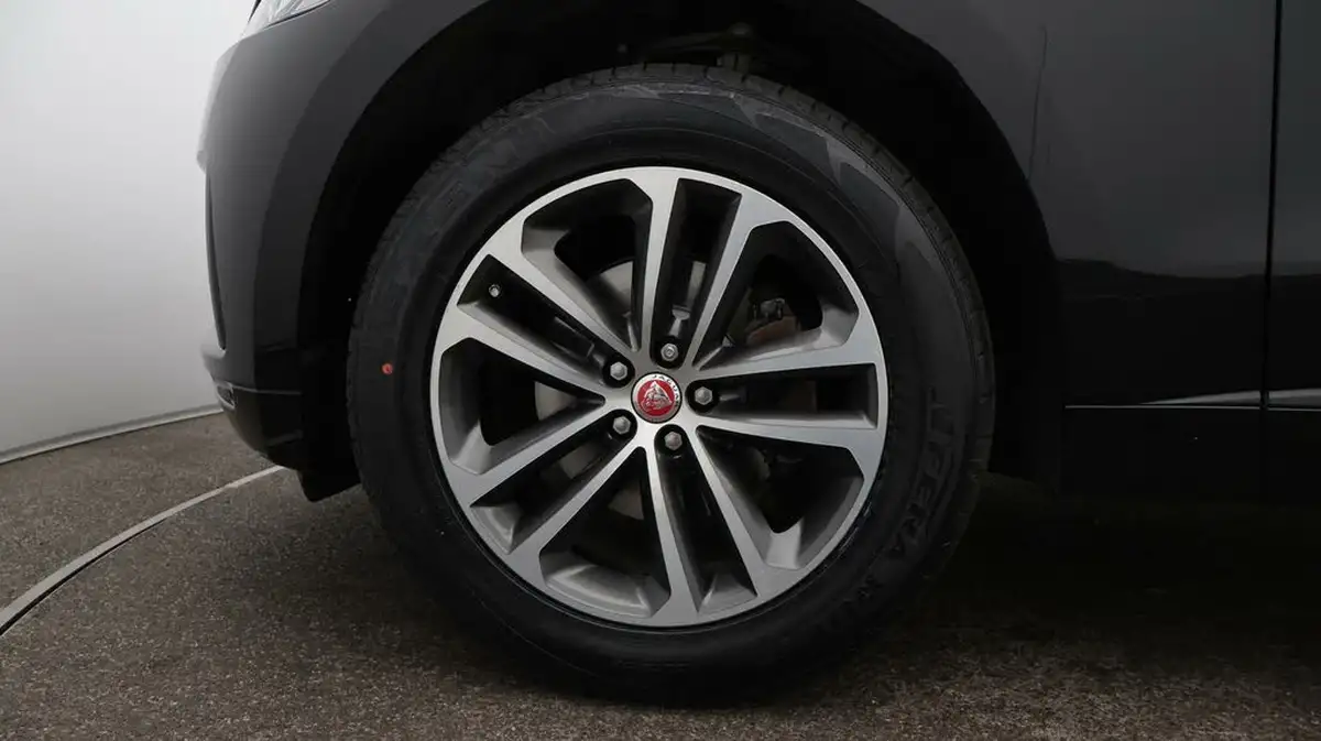 2019-jaguar-f-pace-20-i4d-r-sport-180ps-ss-auto-big-18